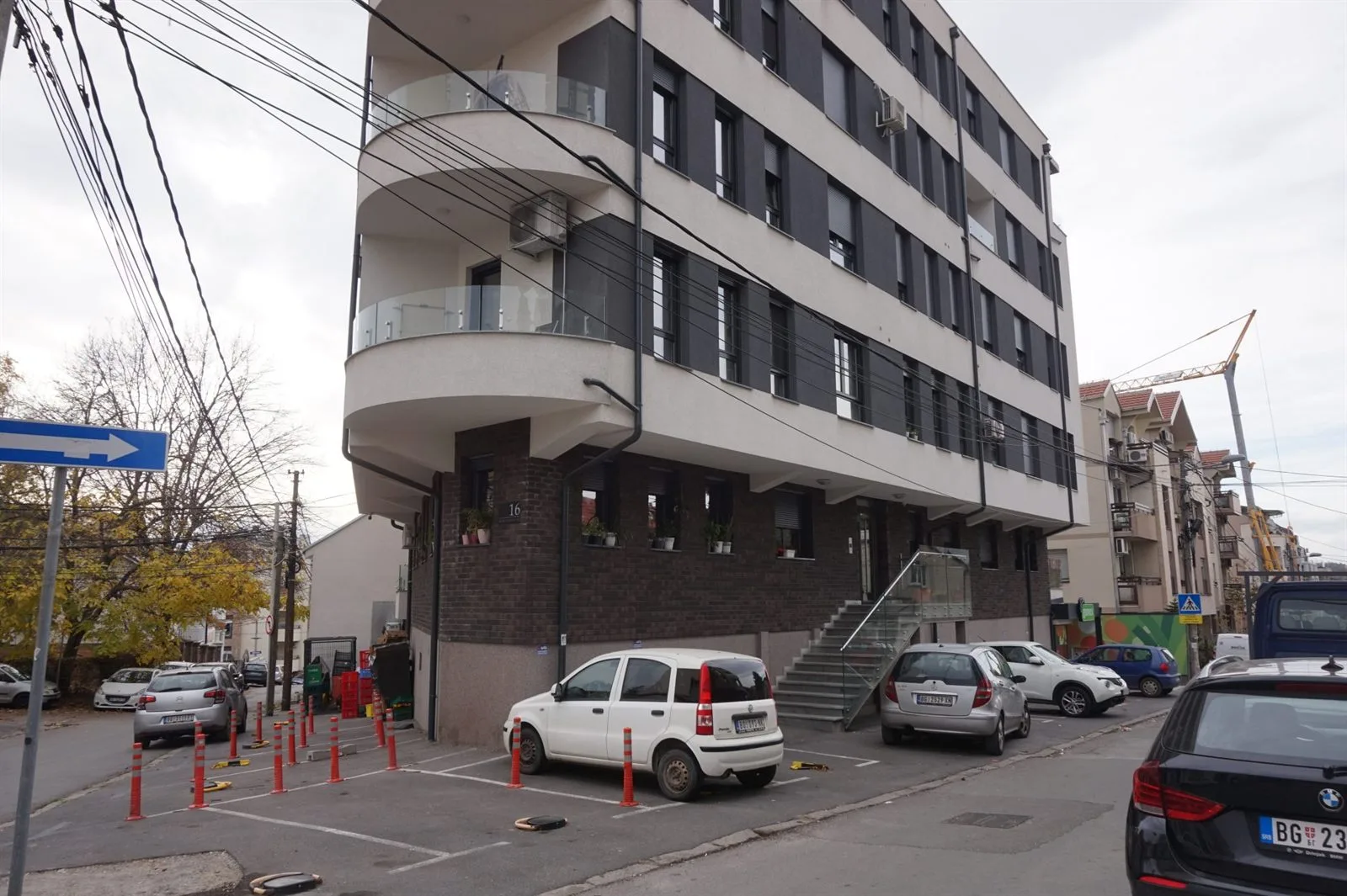Lokal sa zakupcem i 3 parking mesta-bez provizije (1)