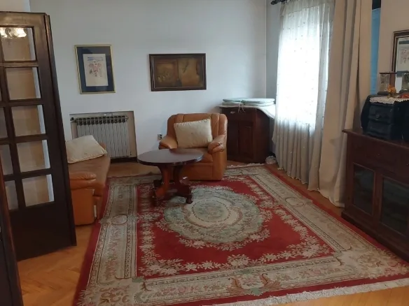 Kuća sa lokalom i dvorištem kod mosta-bez provizije (1)