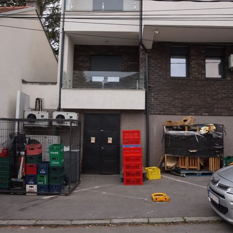 Lokal sa zakupcem i 3 parking mesta-bez provizije (5)