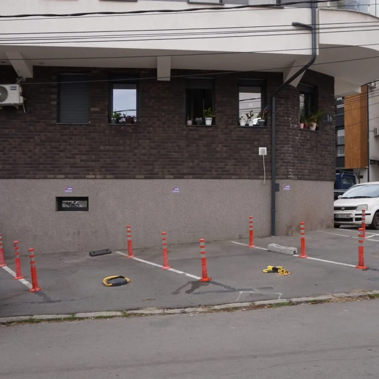 Lokal sa zakupcem i 3 parking mesta-bez provizije (6)