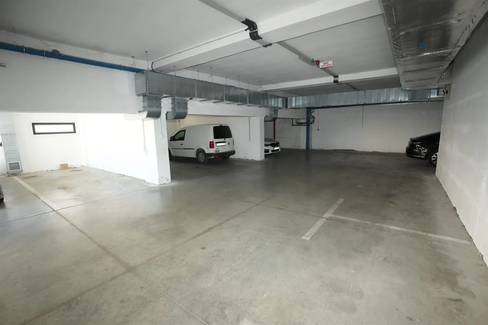 Lux lokal sa zakupcem i parkingom-bez provizije (7)