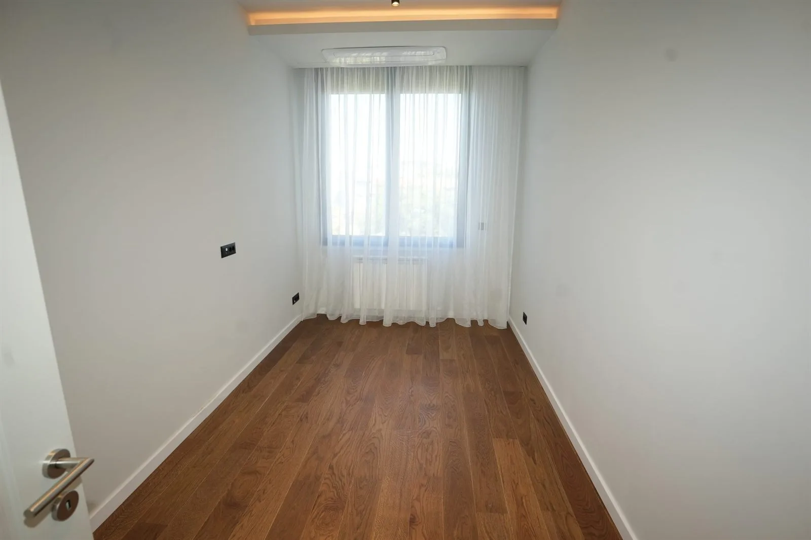 08 Lux penthaus sa dve garaze+krovna terasa (140m2) (8)