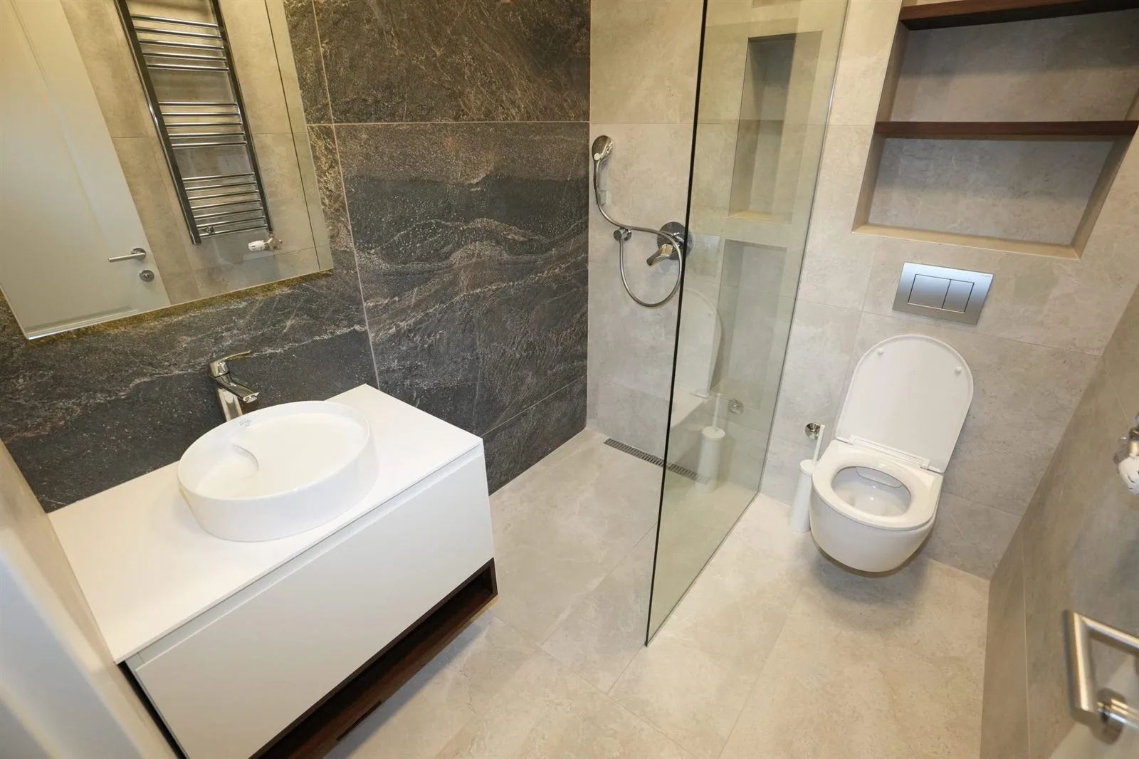 14 Lux penthaus sa dve garaze+krovna terasa (140m2) (14)