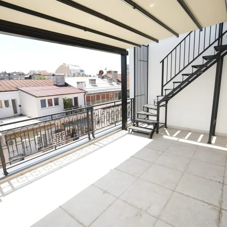 Lux penthaus sa dve garaze+krovna terasa (140m2) (15)