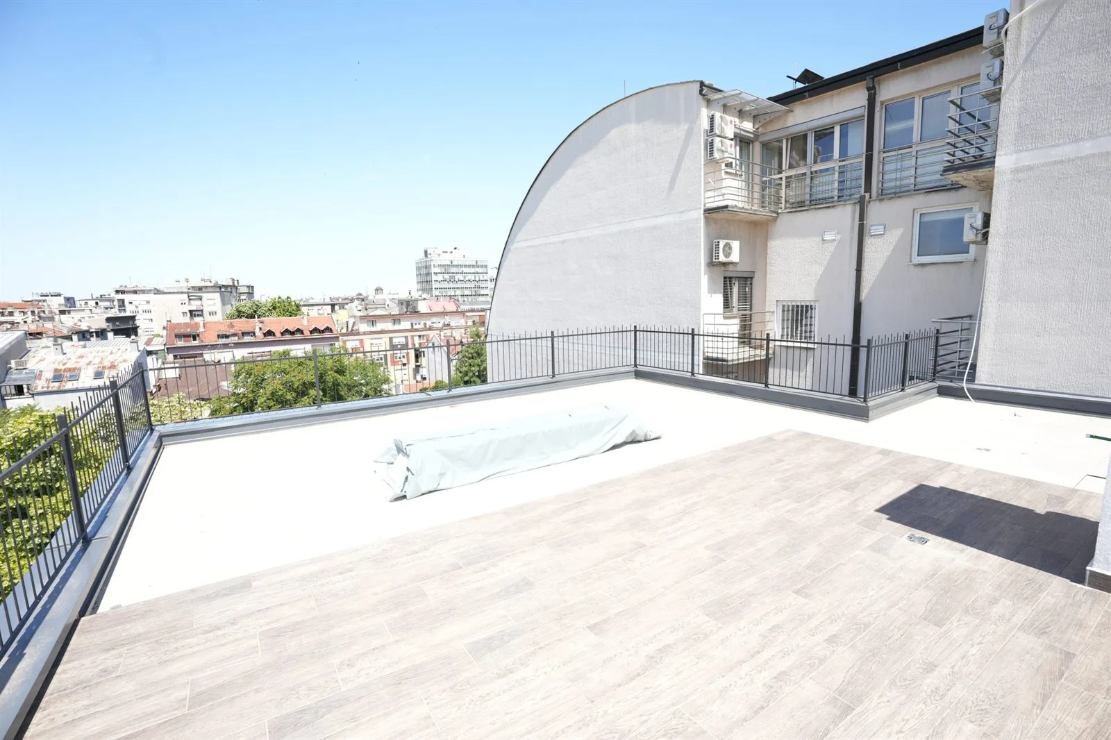 16 Lux penthaus sa dve garaze+krovna terasa (140m2) (16)