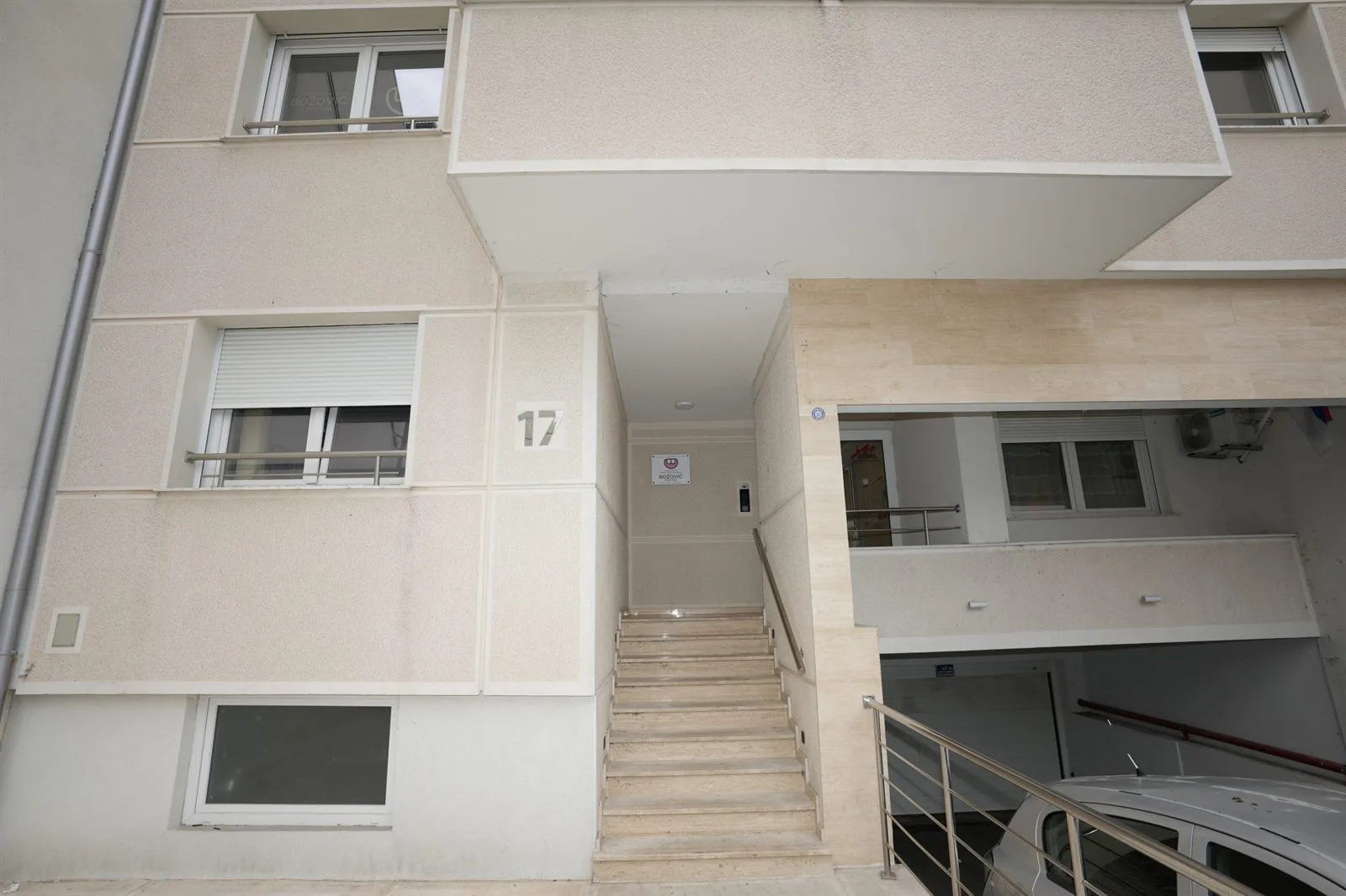 EXTRA LUX STANOVI KOD VUKOVOG SPOMENIKA-BEZ PROVIZIJE (20)